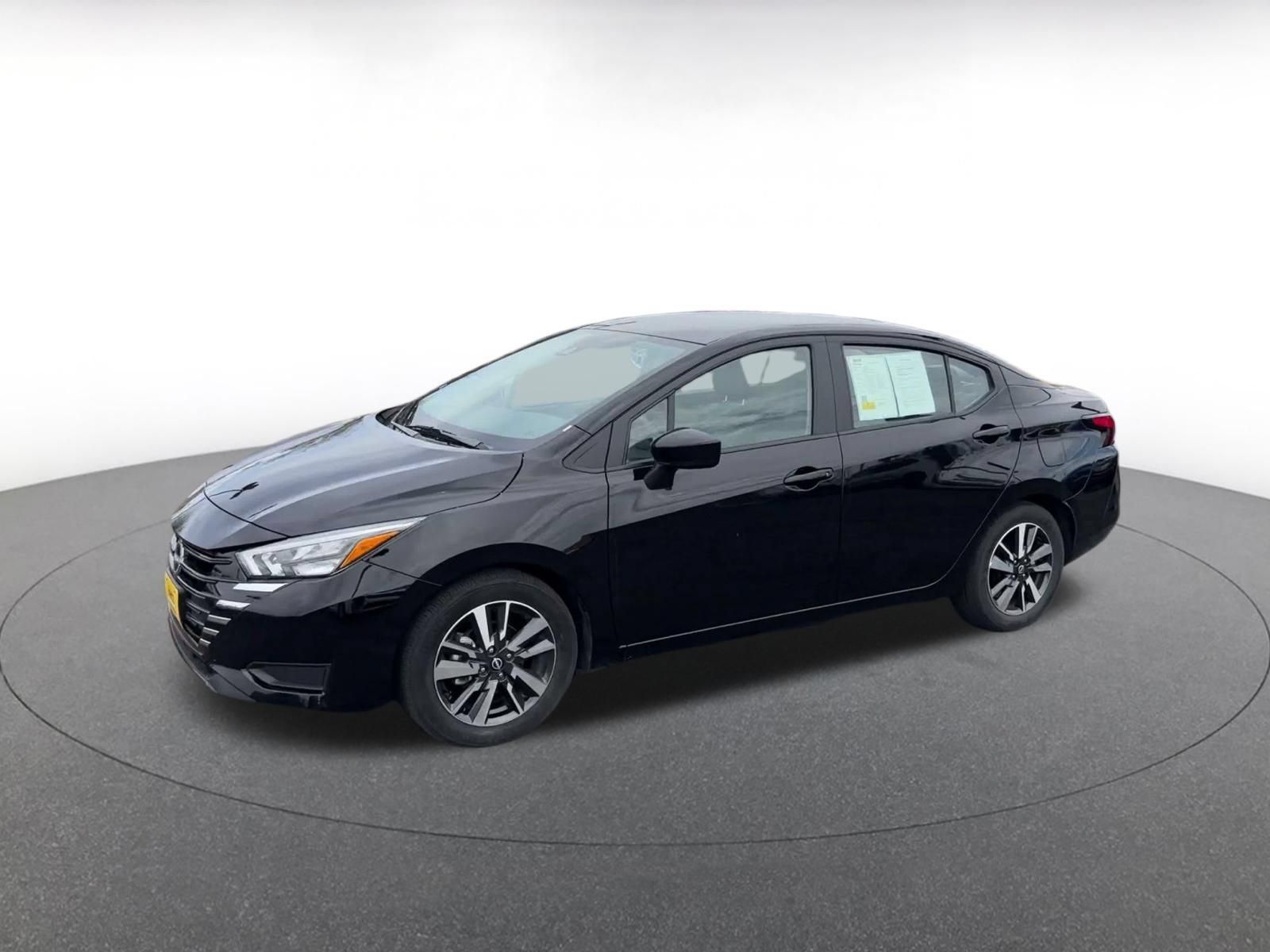 Used 2025 Nissan Versa SV FWD image 7