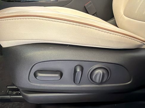 Used 2024 Buick Encore GX Avenir w/ Avenir Convenience Package FWD image 17