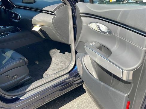 Used 2025 Genesis GV70 2.5T w/ Select Package image 36