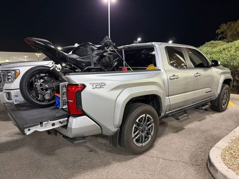 Used 2024 Toyota Tacoma TRD Sport w/ TRD Sport Upgrade Package image 3