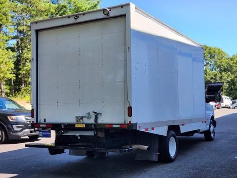 Used 2024 Chevrolet Express 3500 w/ Power Convenience Package RWD image 5