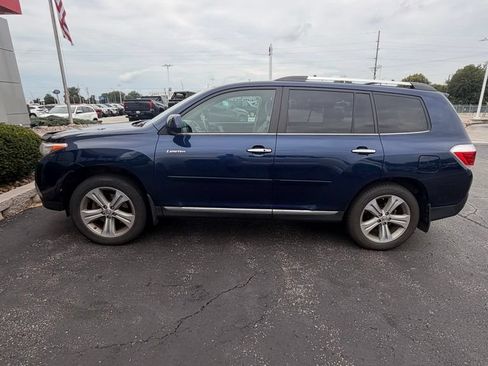 Used 2013 Toyota Highlander Limited AWD/4WD image 2