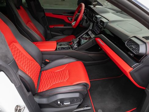 Used 2022 Lamborghini Urus image 48