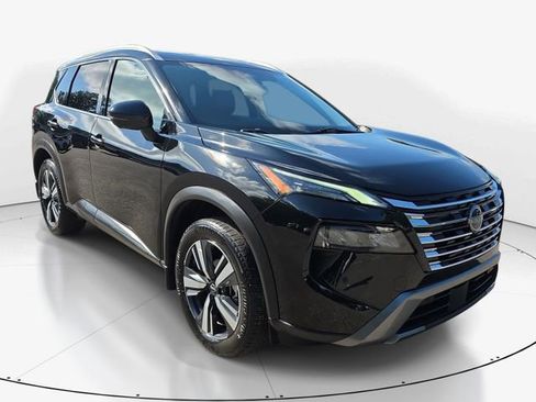 Used 2025 Nissan Rogue SL FWD image 3