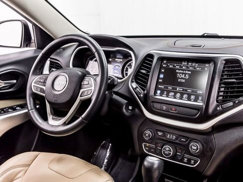 Used 2017 Jeep Cherokee Limited image 20