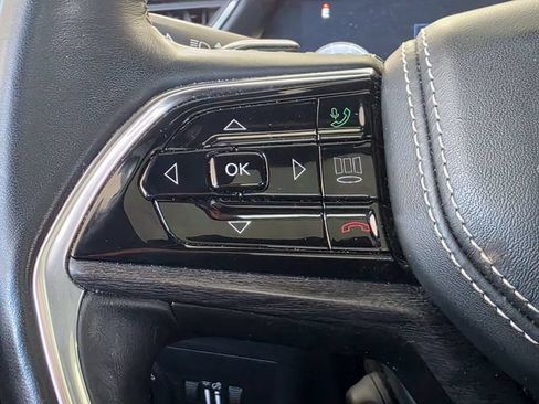 Used 2021 Jeep Grand Cherokee L Overland w/ Luxury Tech Group IV AWD/4WD image 16