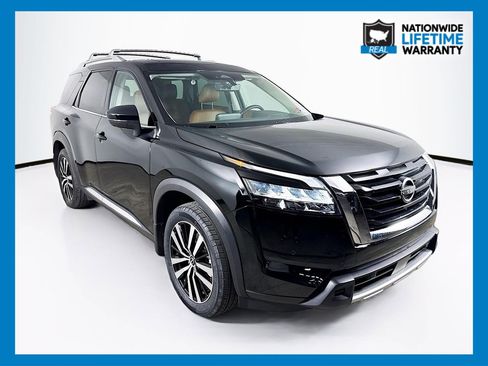 Used 2023 Nissan Pathfinder Platinum image 1