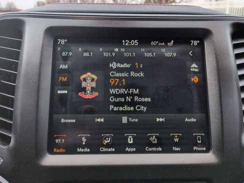 Used 2019 Jeep Cherokee Trailhawk w/ Comfort/Convenience Group image 18