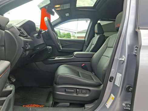 Used 2025 Honda Passport TrailSport image 13
