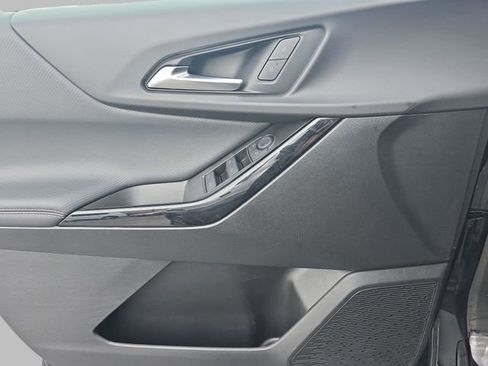 Used 2025 Chevrolet Equinox LT image 29