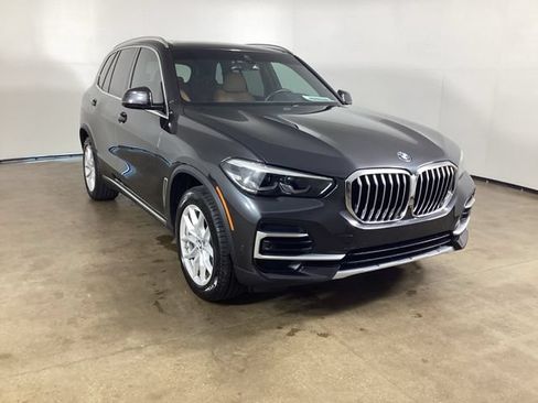 Used 2023 BMW X5 xDrive40i w/ Premium Package AWD/4WD image 3