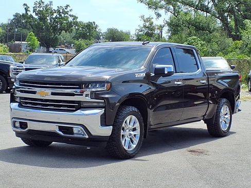 Used 2019 Chevrolet Silverado 1500 LTZ w/ LTZ Plus Package image 3