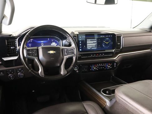 Used 2024 Chevrolet Silverado 2500 LT w/ Convenience Package AWD/4WD image 2
