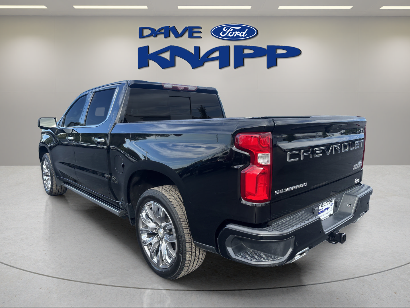Used 2021 Chevrolet Silverado 1500 High Country w/ Technology Package AWD/4WD image 5