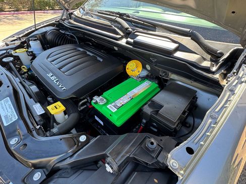 Used 2016 Dodge Grand Caravan SXT w/ Rear Park Assist Package image 36