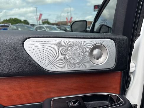 Used 2020 Lincoln Navigator L Reserve w/ Equipment Group 208A Reserve image 38