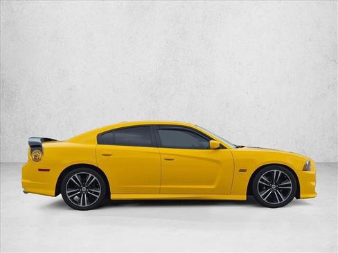 Used 2012 Dodge Charger SRT8 Super Bee w/ Driver Convenience Group II RWD image 4