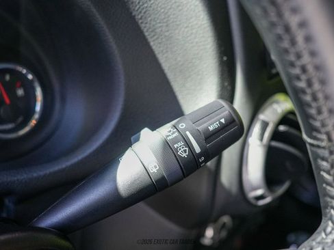 Used 2016 Jeep Wrangler Unlimited Rubicon image 44