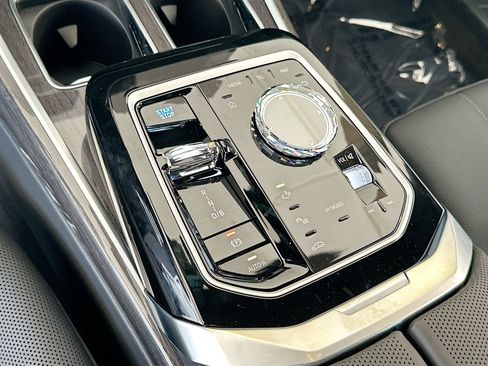 New 2026 BMW i7 M70 AWD/4WD image 16