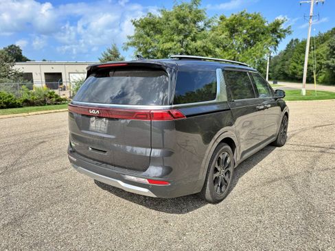 Used 2022 Kia Carnival SX FWD image 9