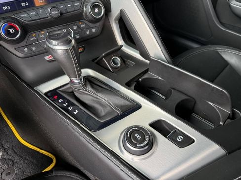 Used 2015 Chevrolet Corvette Z06 w/ Z07 Performance Package RWD image 29
