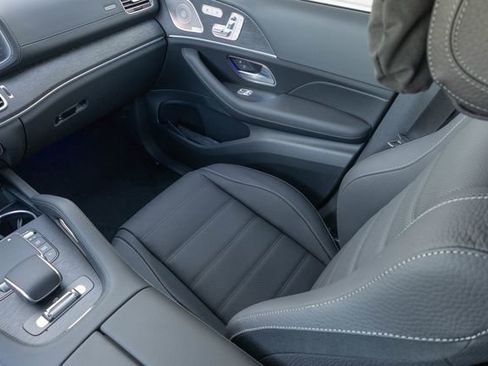 New 2026 Mercedes-Benz GLS 450 4MATIC image 28