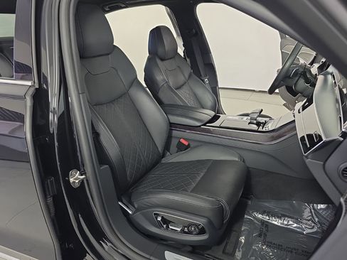 Used 2023 Audi S8 w/ S8 Executive Package image 19