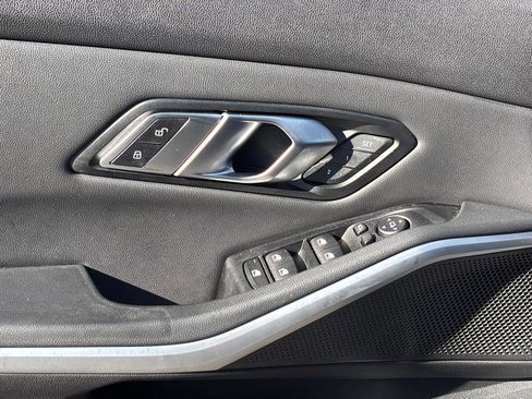 Used 2019 BMW 330i Sedan w/ Convenience Package image 17
