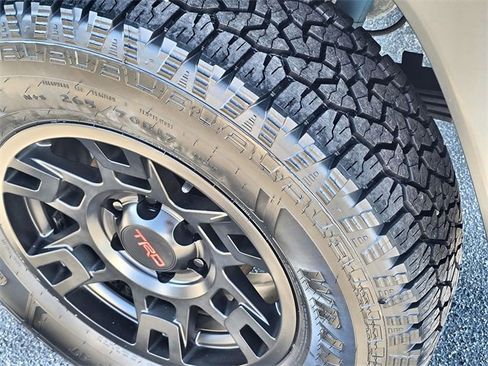 Used 2023 Toyota Tacoma TRD Off-Road image 13
