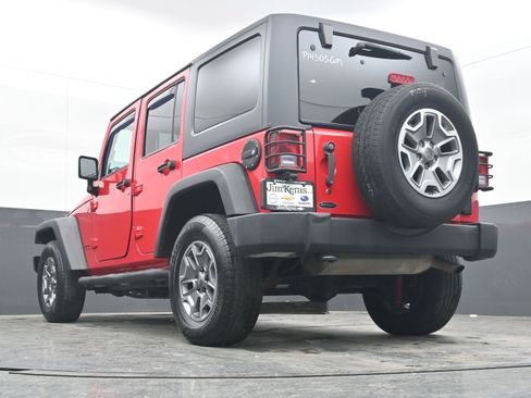 Used 2015 Jeep Wrangler Unlimited Rubicon image 27