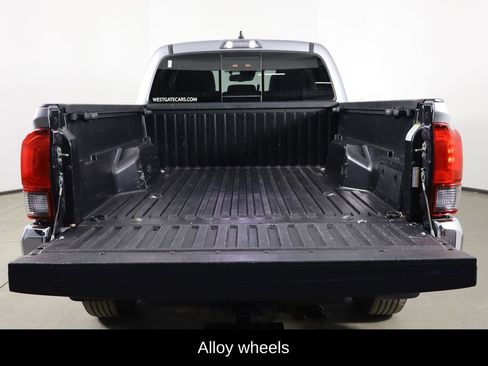 Used 2020 Toyota Tacoma SR5 image 17