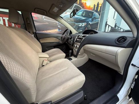 Used 2008 Toyota Yaris Sedan w/ Convenience Pkg FWD image 5