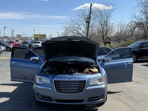 Used 2011 Chrysler 300 C image 25