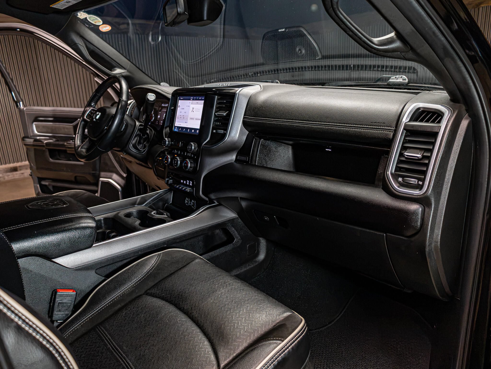 Used 2022 RAM 2500 Laramie w/ Night Edition AWD/4WD image 17