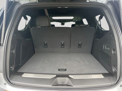 New 2026 Chevrolet Suburban Premier RWD image 7