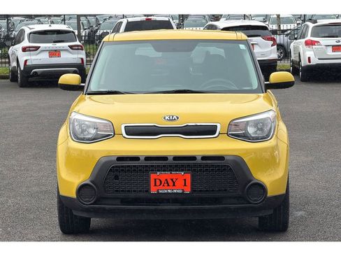 Used 2015 Kia Soul + image 11