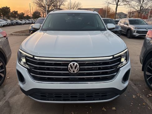 New 2026 Volkswagen Atlas SE FWD image 9