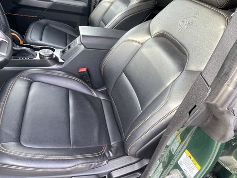 Used 2023 Ford Bronco Badlands image 11