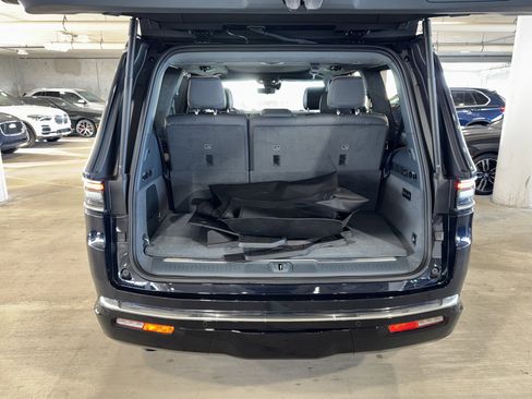 Used 2023 Jeep Grand Wagoneer Series III image 14