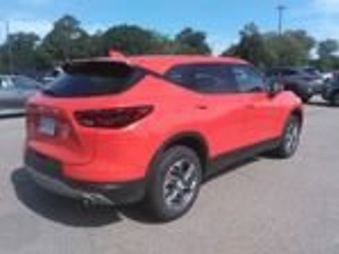 Used 2025 Chevrolet Blazer LT AWD/4WD image 9