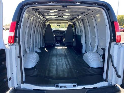 Used 2024 Chevrolet Express 2500 Extended image 15