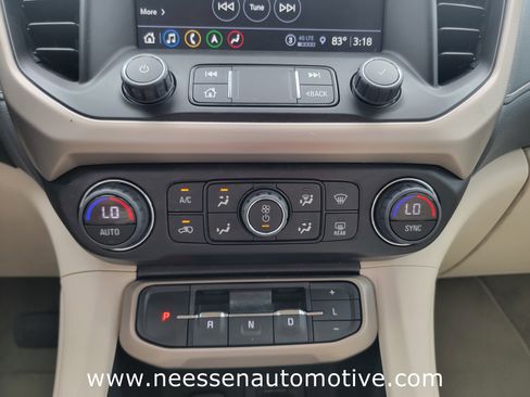 Used 2023 GMC Acadia Denali AWD/4WD image 25