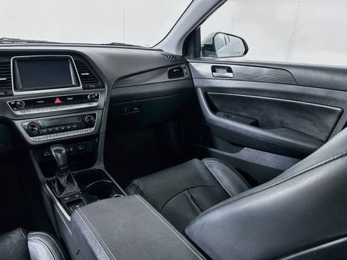 Used 2019 Hyundai Sonata Limited w/ Ultimate Package 04 FWD image 30