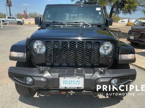 Used 2021 Jeep Gladiator Willys image 3