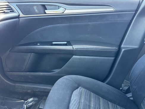 Used 2016 Ford Fusion SE image 19
