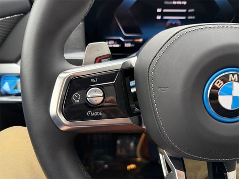 Certified 2025 BMW 750e xDrive w/ Executive Package image 31
