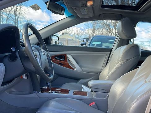 Used 2010 Toyota Camry XLE image 10