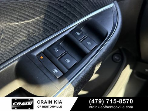 Used 2017 Chevrolet Cruze LT w/ Convenience Package image 11