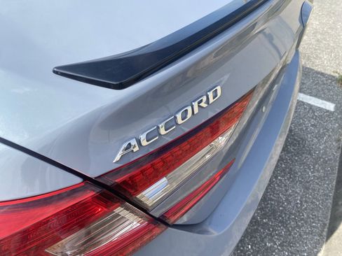 Used 2022 Honda Accord Sport image 12