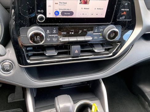 Used 2023 Toyota Highlander LE FWD image 15